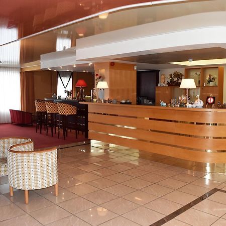Hotel Le Pole Europeen Aubange Exteriör bild